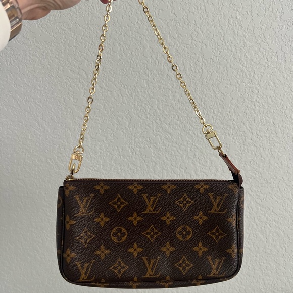 Louis Vuitton Pochette Accessoires - Picture 6 of 8